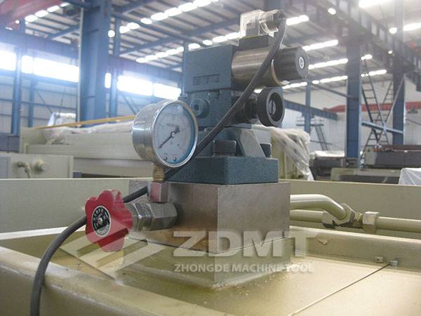 液压体系.jpg 液压体系.jpg