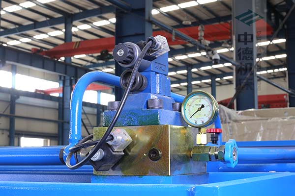 ZDS-2032接纳国际高品德液压阀,不漏油,无端障,能实时显现油压,并接纳全金属高压管毗连保证品德.jpg ZDS-2032接纳国际高品德液压阀,不漏油,无端障,能实时显现油压,并接纳全金属高压管毗连保证品德.jpg